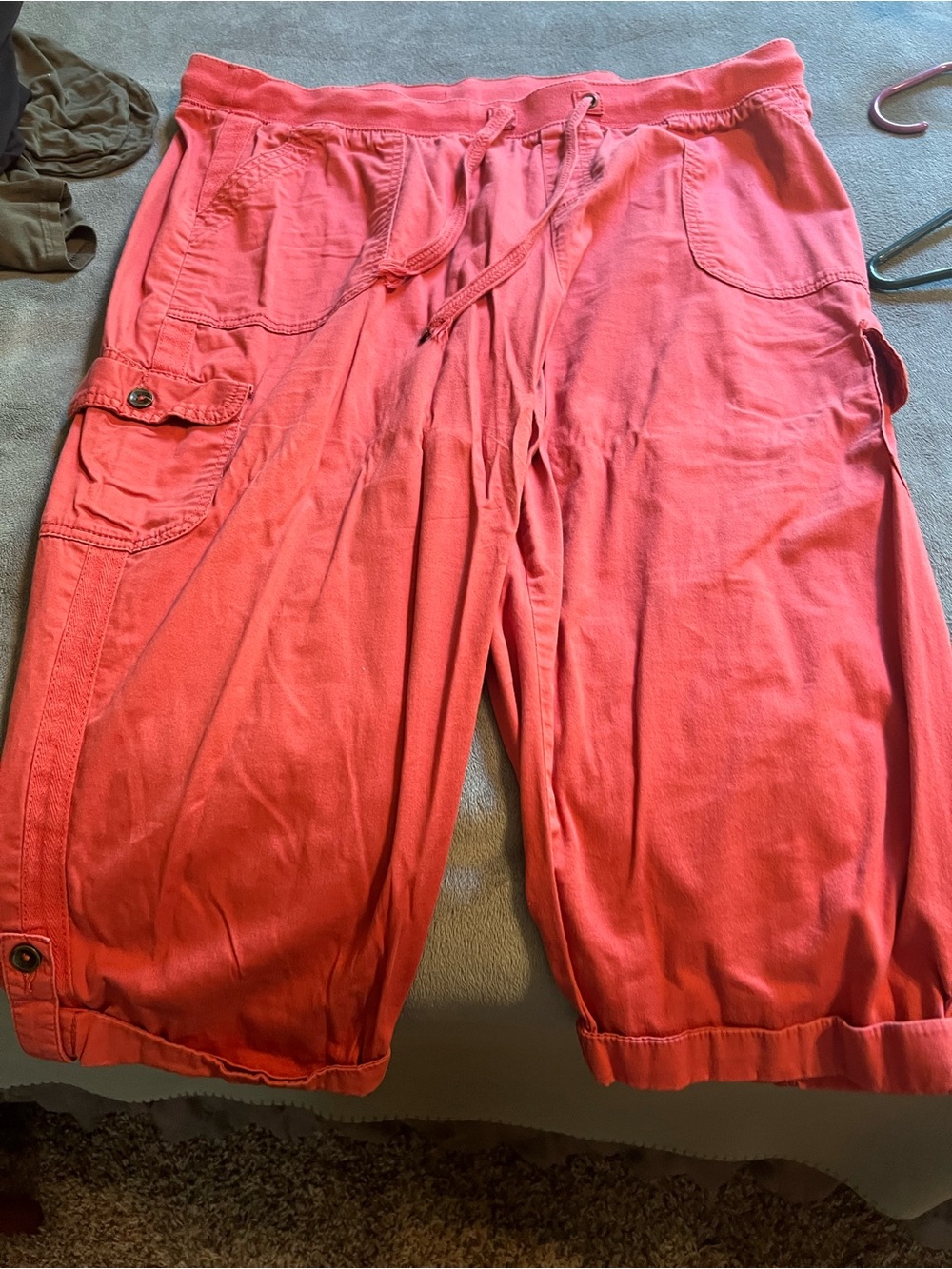 Terra & Sky Coral Cargo Capris with Drawstring Waist